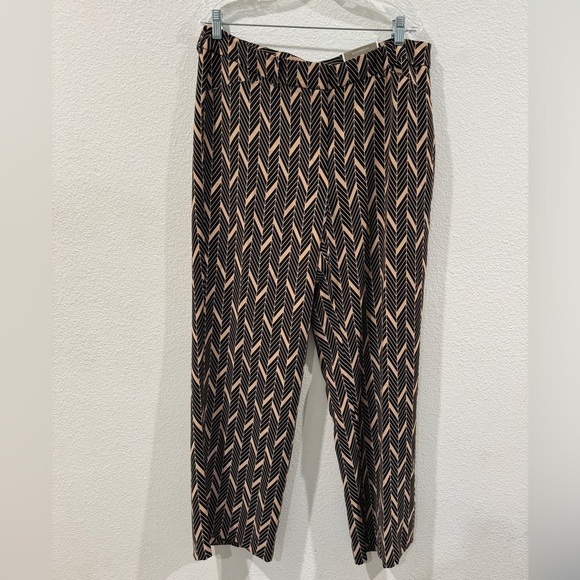 NWT Chico’s Elevated Miter-Print Wide-Leg Black Tan Chevron Pants Size 2.5 US 14 - Picture 1 of 16